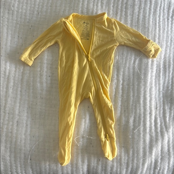 Kyte BABY Daffodil Zippered Footie- Preemie - Picture 2 of 4
